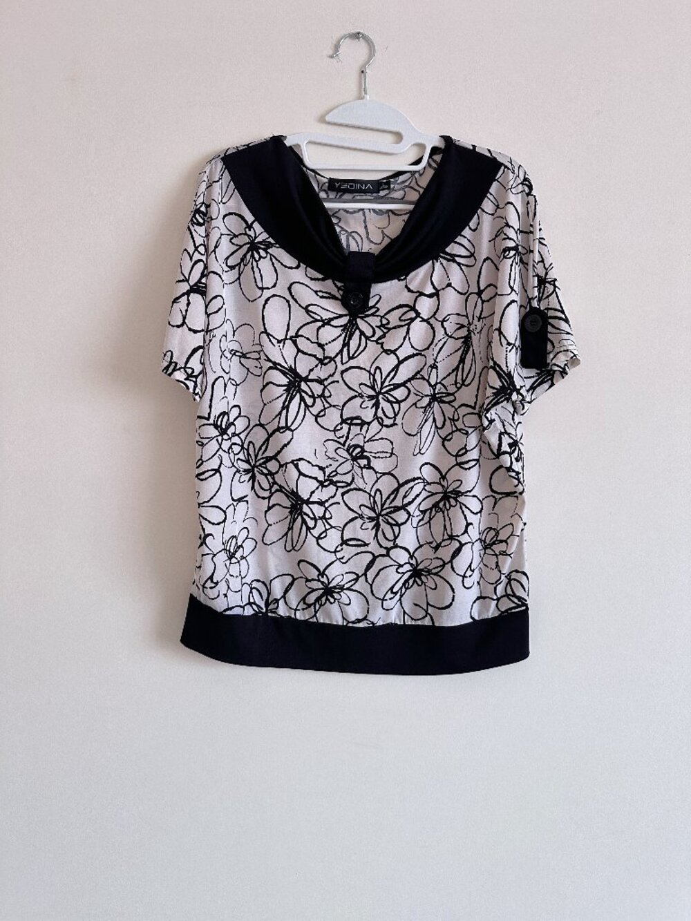 Black and White Short-Sleeve Blouse Top with Floral Print